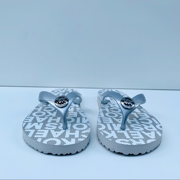 Micheal Kors White/ Silver Flip Flop /Silver logo - Picture 2 of 10